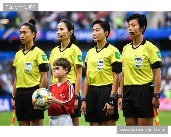 抗议判罚在足球中怎样界定，裁判可不可以随时更改决定？