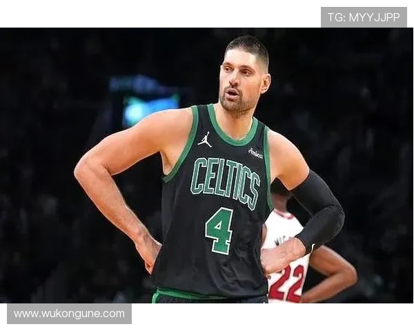 武切维奇挡拆牵制为队友外线拉开空间替代低位单打