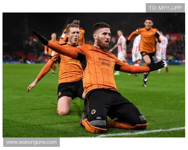 瓜帅为钱还是为梦？曼城豪购引争议，金元足球vs传统豪门的权力天平倾斜何时打破？