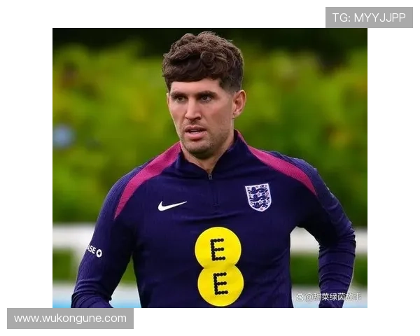 约翰·斯通斯内收中场打法解析：曼城关键战术支点